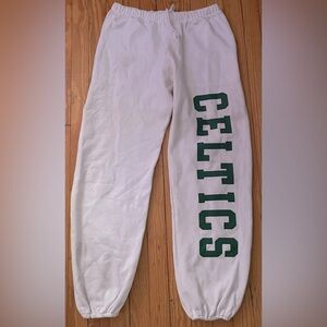 Boston Celtics Chalk Line Vintage White Joggers with Green Detailing SZ L